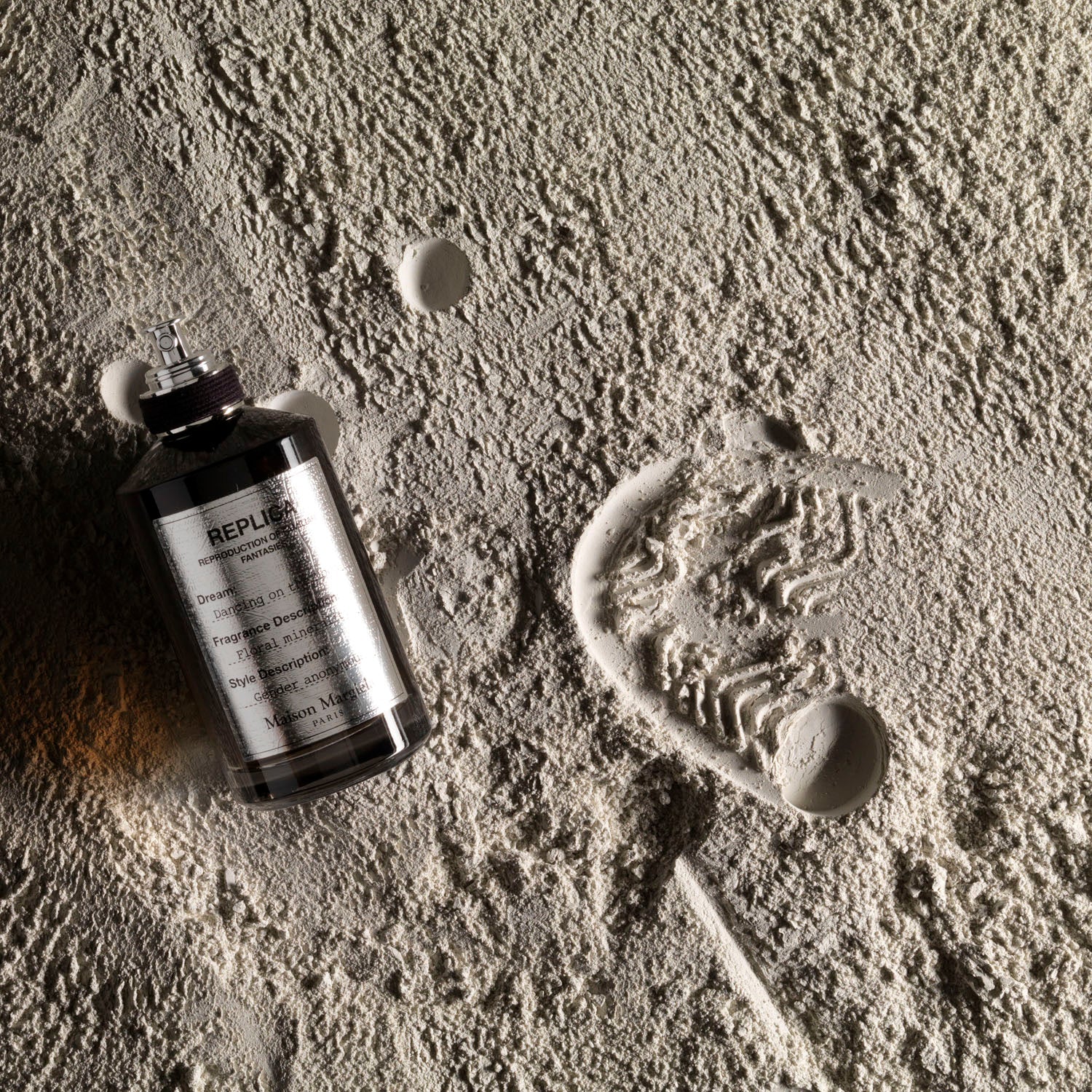 Replica Dancing On The Moon