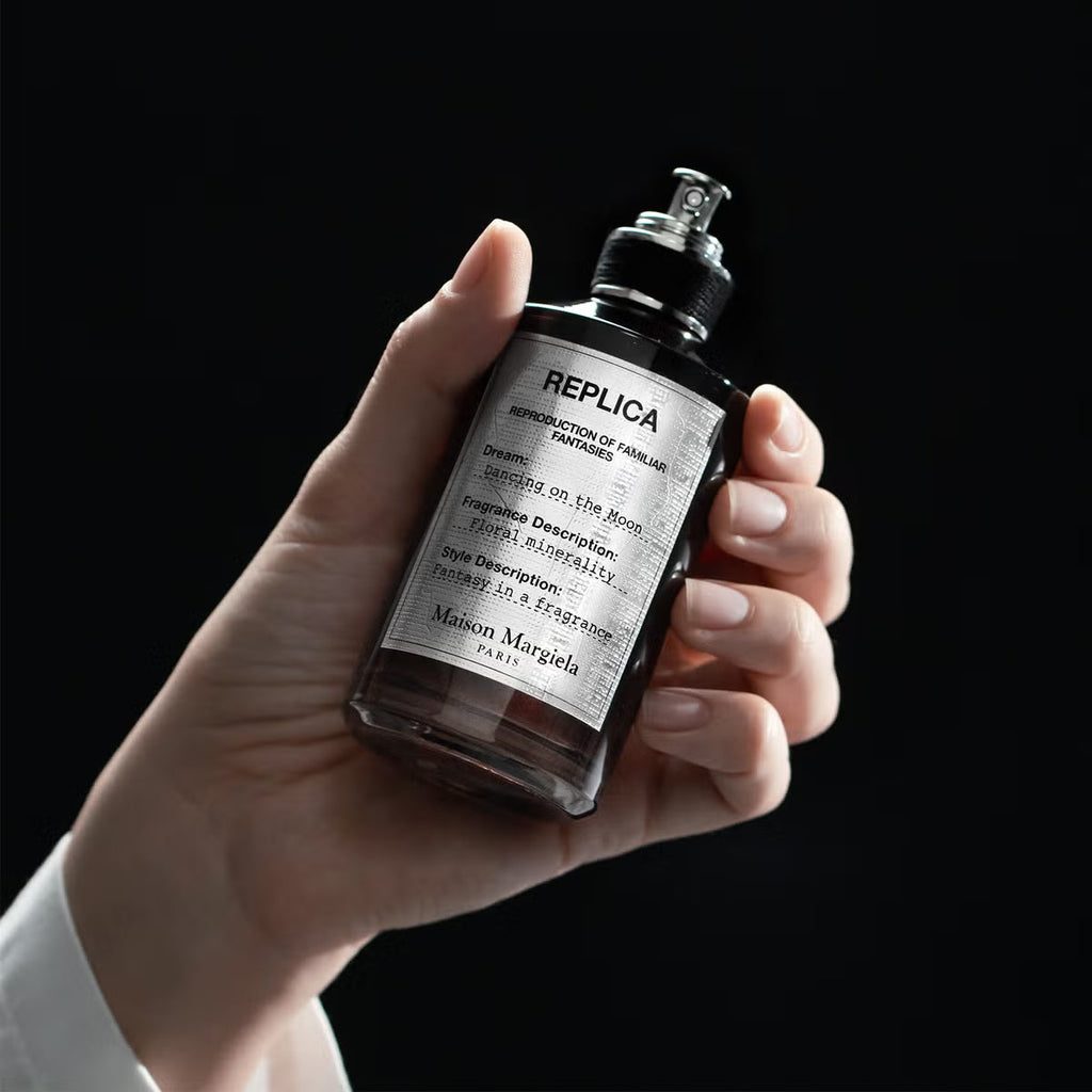 Replica Dancing On The Moon